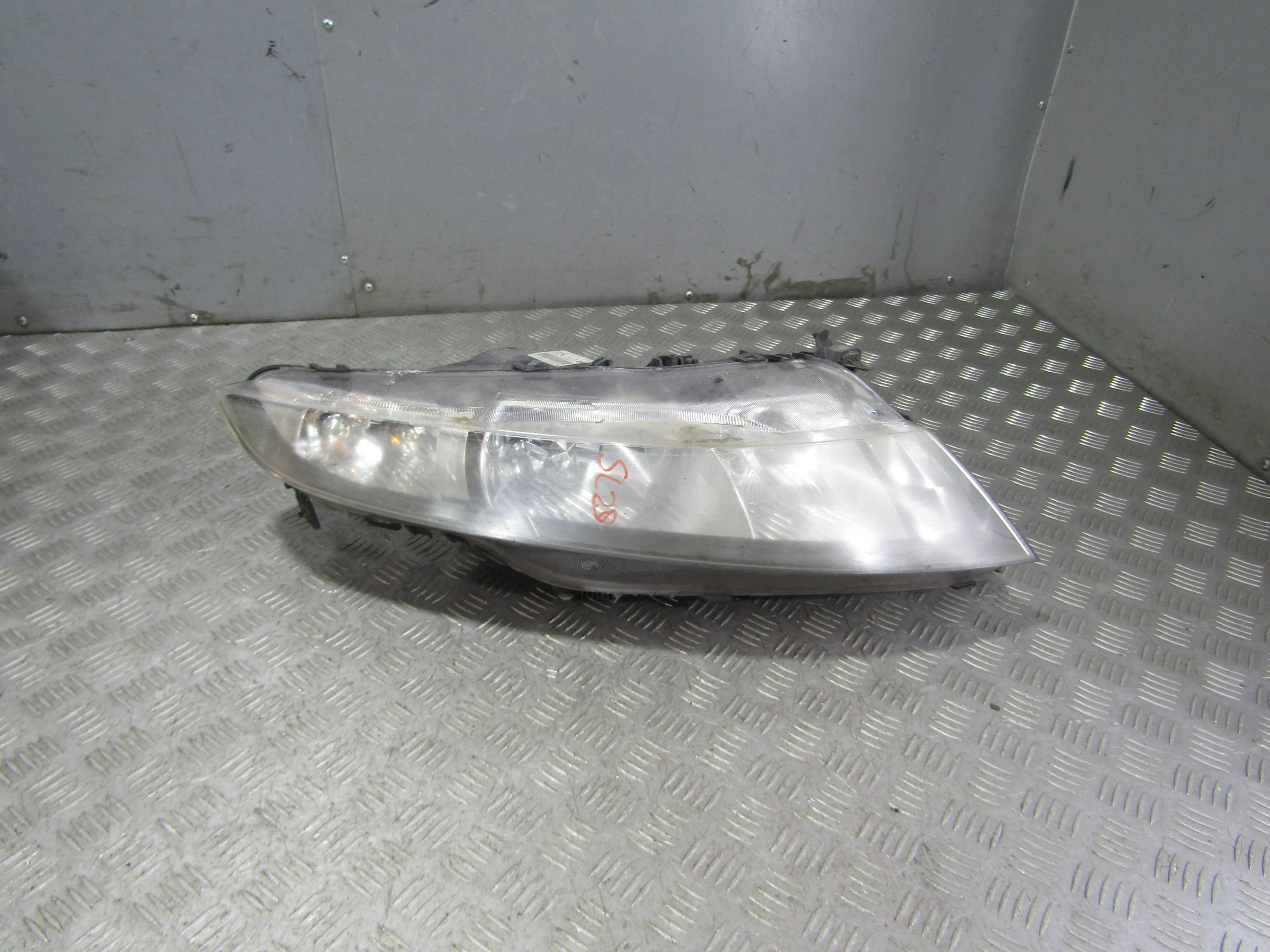 Фара правая ксенон HONDA Civic VIII (2005—2009)