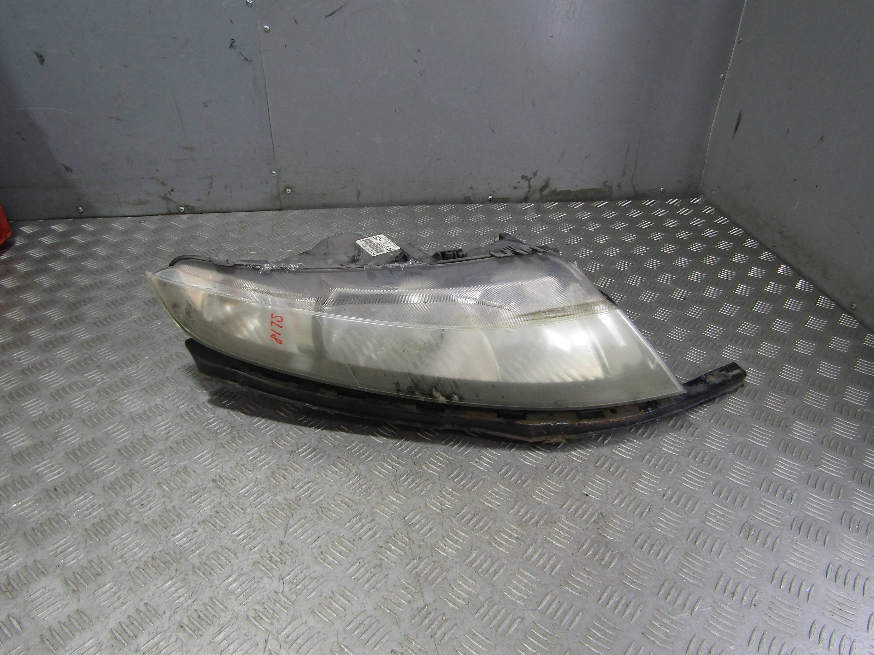 Фара правая ксенон HONDA Civic VIII (2005—2009)