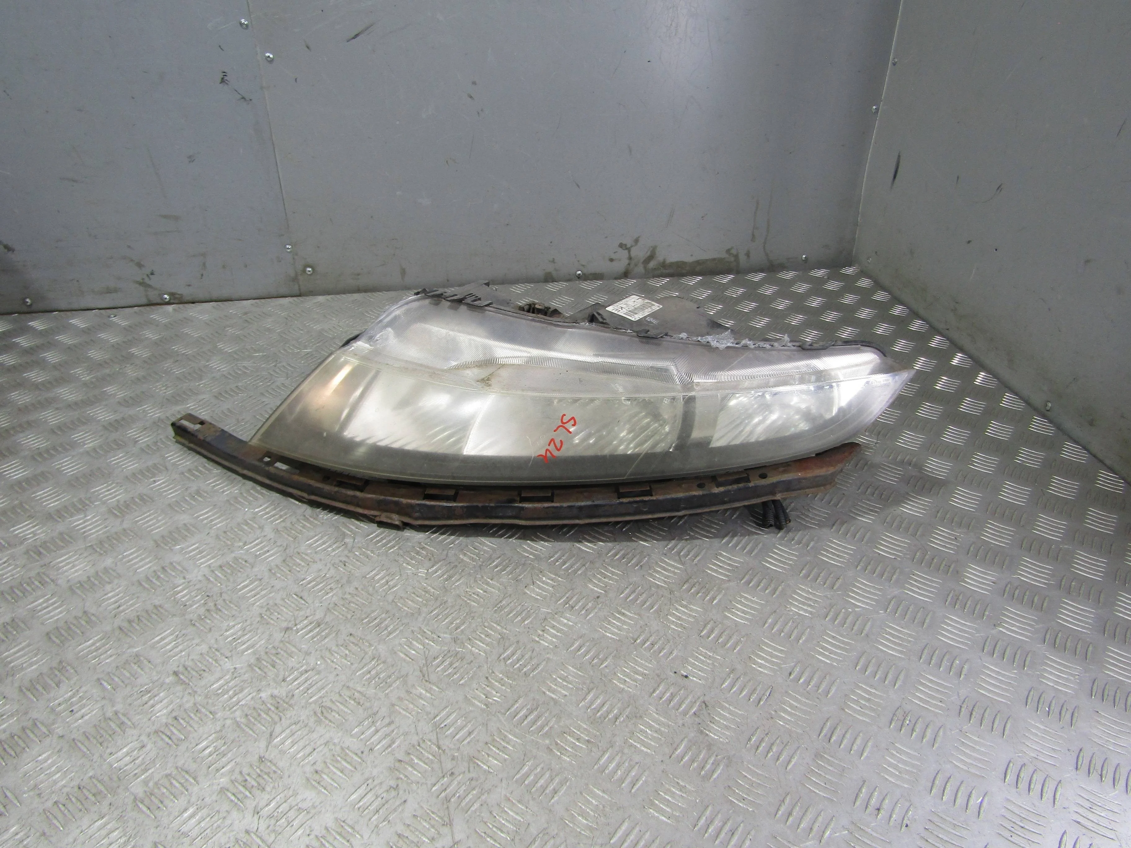 Фара левая ксенон HONDA Civic VIII (2005—2009)