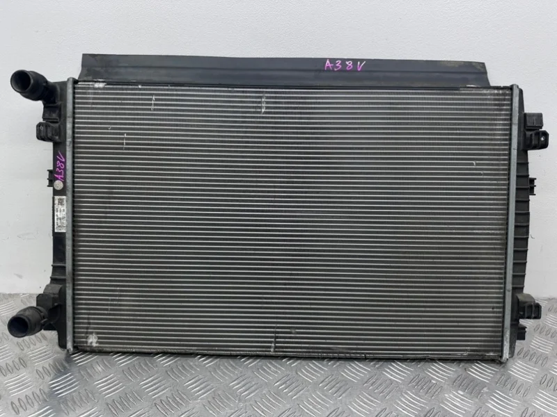 Радиатор охлаждения Volkswagen Golf 7