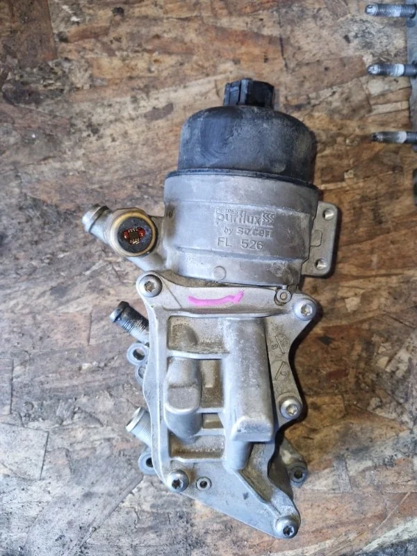 Корпус масляного фильтра Peugeot 308 2011 4C