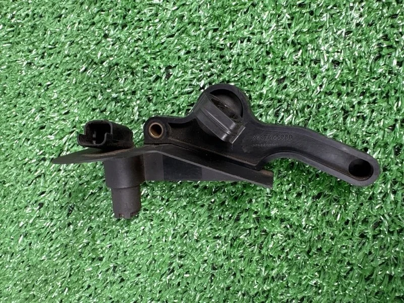 Датчик положения коленвала Citroen C4