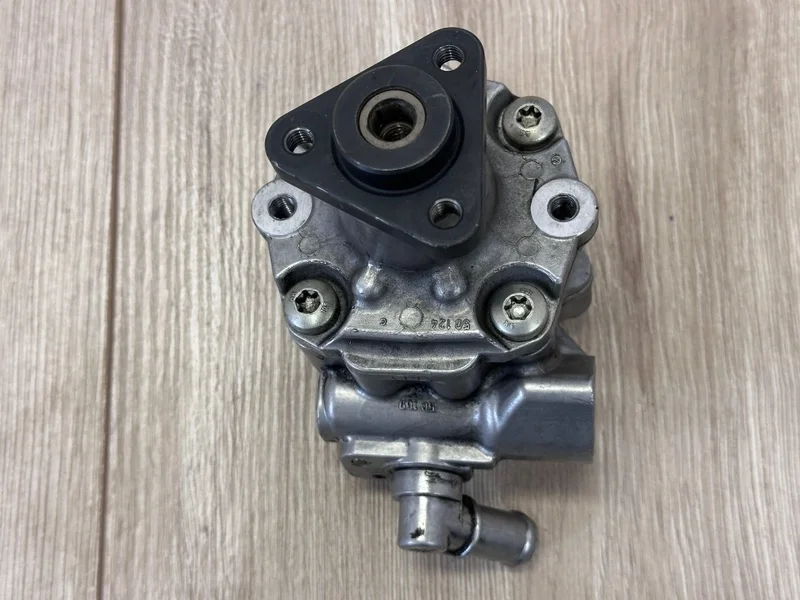 Насос гур VW Touareg 2 2010-2018 7P