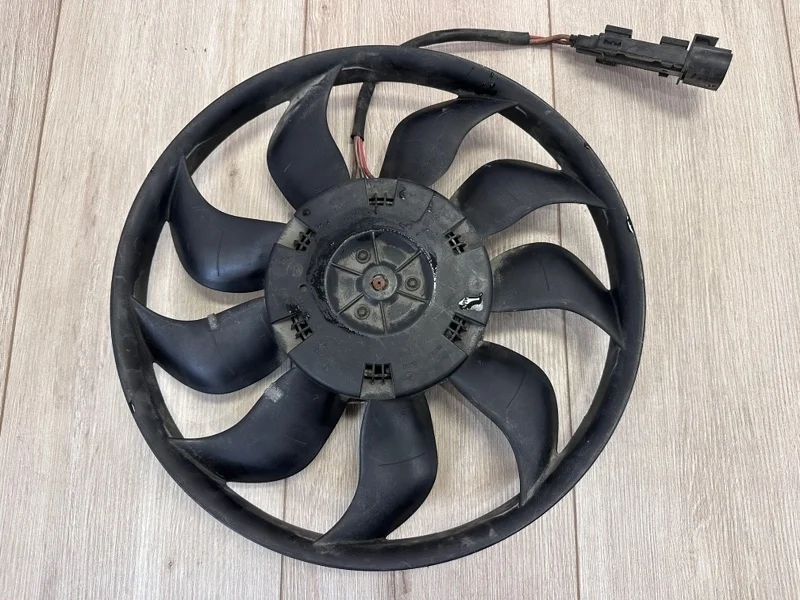 Вентилятор радиатора Audi Q7 2007-2015 4L