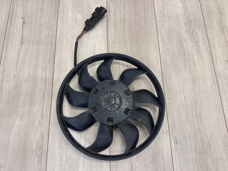 Вентилятор радиатора Audi Q7 2007-2015 4L