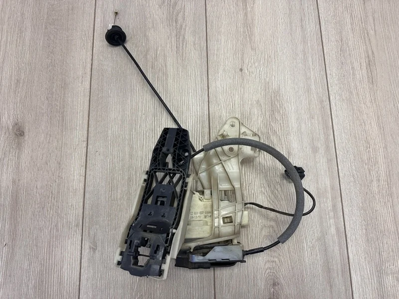 Замок двери VW Touareg 2 2010-2018 7P