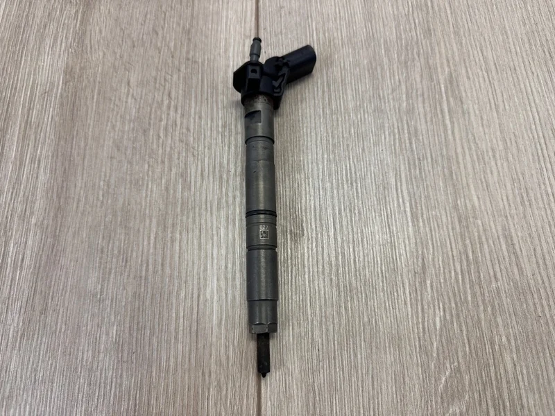 Форсунка топливная Audi Q7 2007-2015 4L