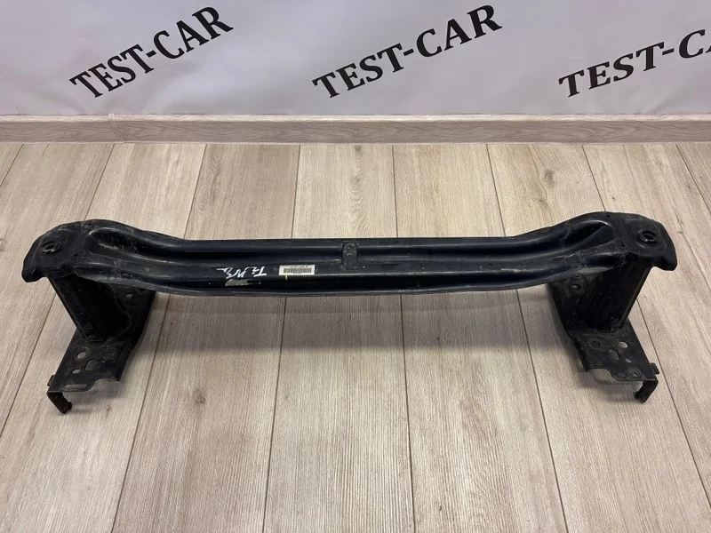 Усилитель бампера VW Touareg 2 2010-2018 7P