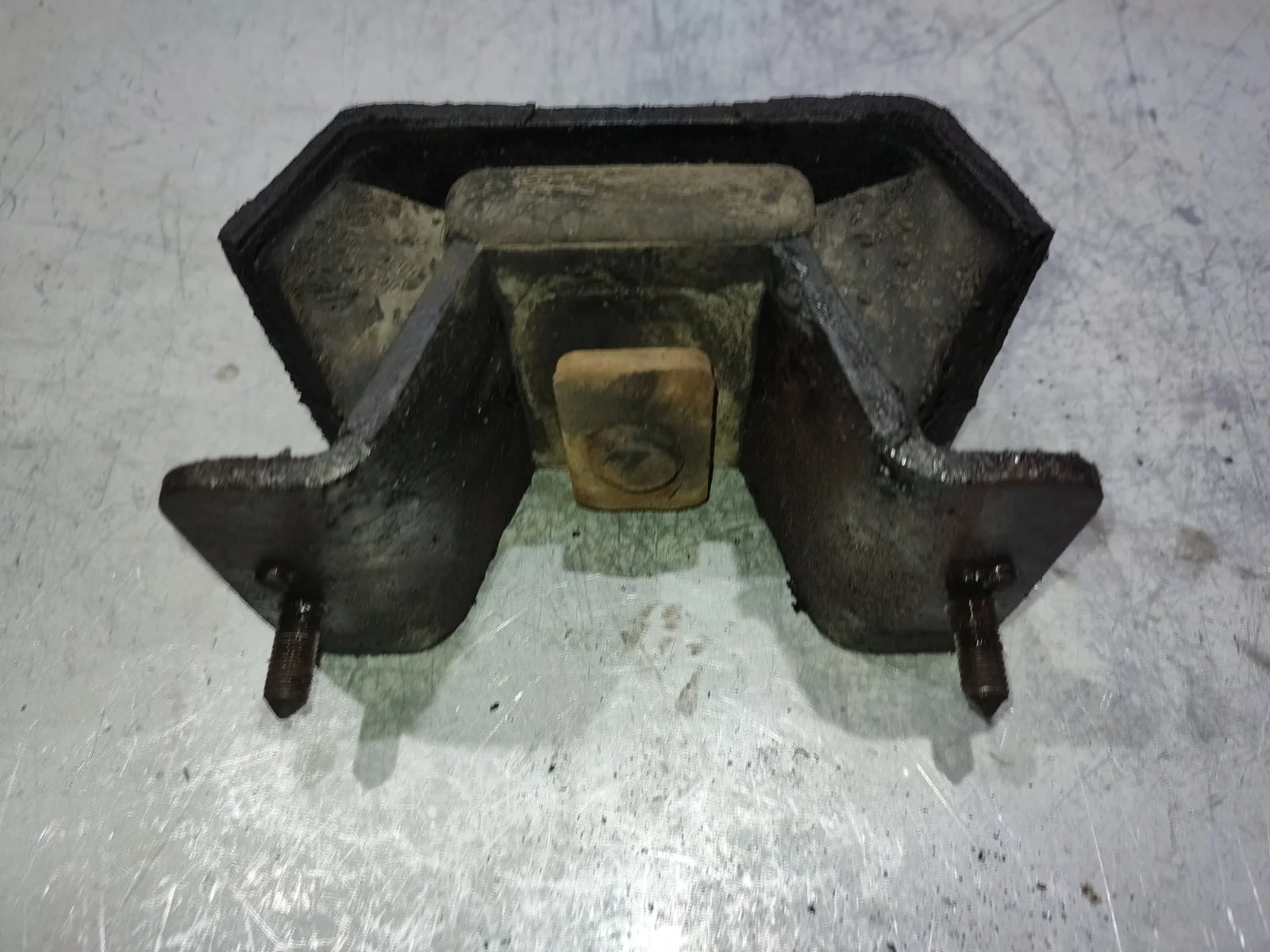 Подушка (опора) двигателя SsangYong Kyron 2012 D130