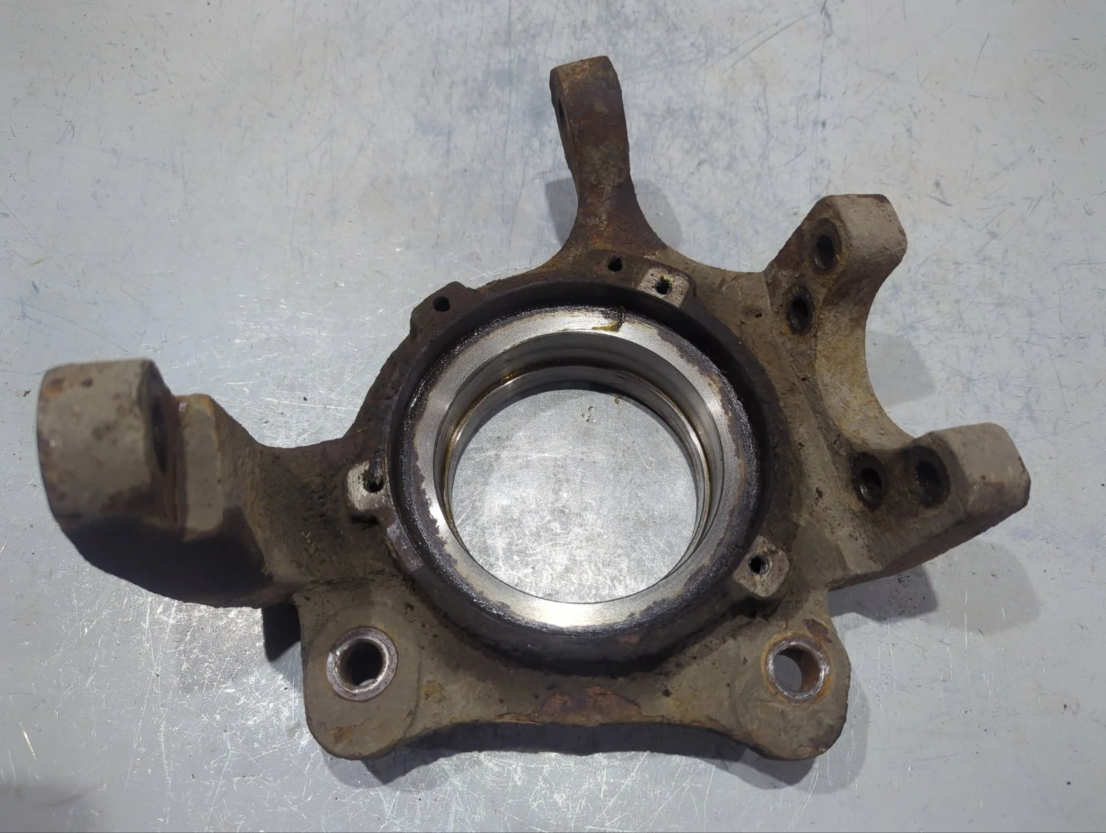 Цапфа (кулак поворотный) SsangYong Kyron 2012 D130