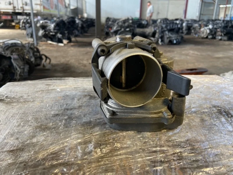 Дроссельная заслонка Volkswagen Tiguan 03C133062S CAX