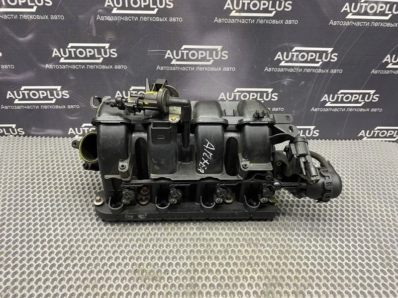 Впускной коллектор Opel Corsa D 55563664 ХЭТЧБЕК A12XER