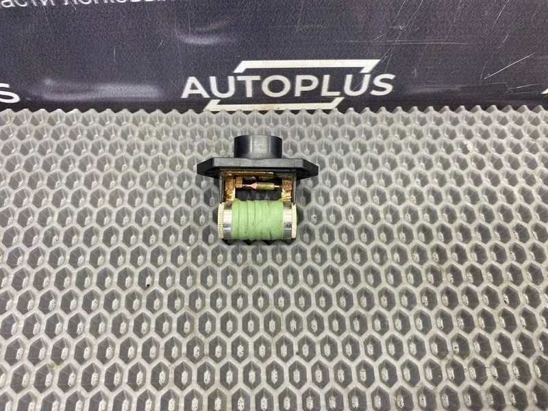 Резистор печки Ford Fusion 2009 1364715 УНИВЕРСАЛ 1.4 FXJA