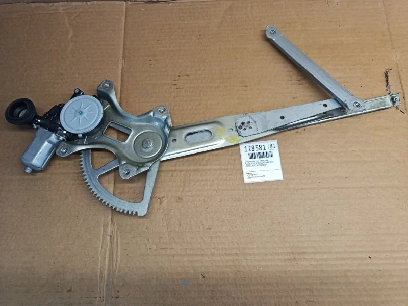 Стеклоподъемник Toyota Prius 2010 NHW20