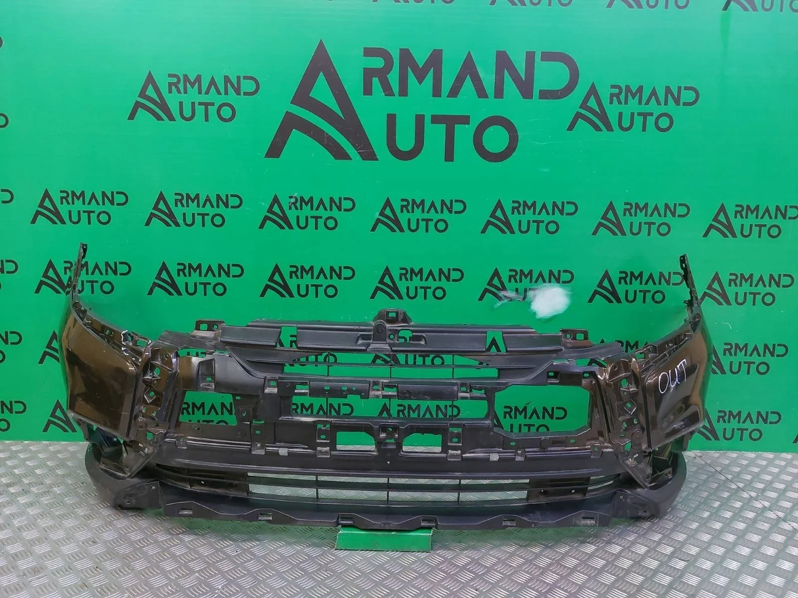 Бампер Mitsubishi Outlander 2018-нв 3