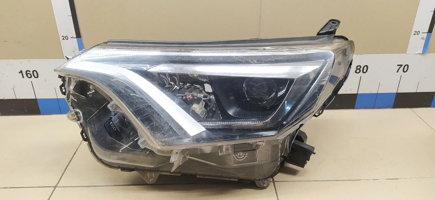 Фара левая RAV 4 2013-2019