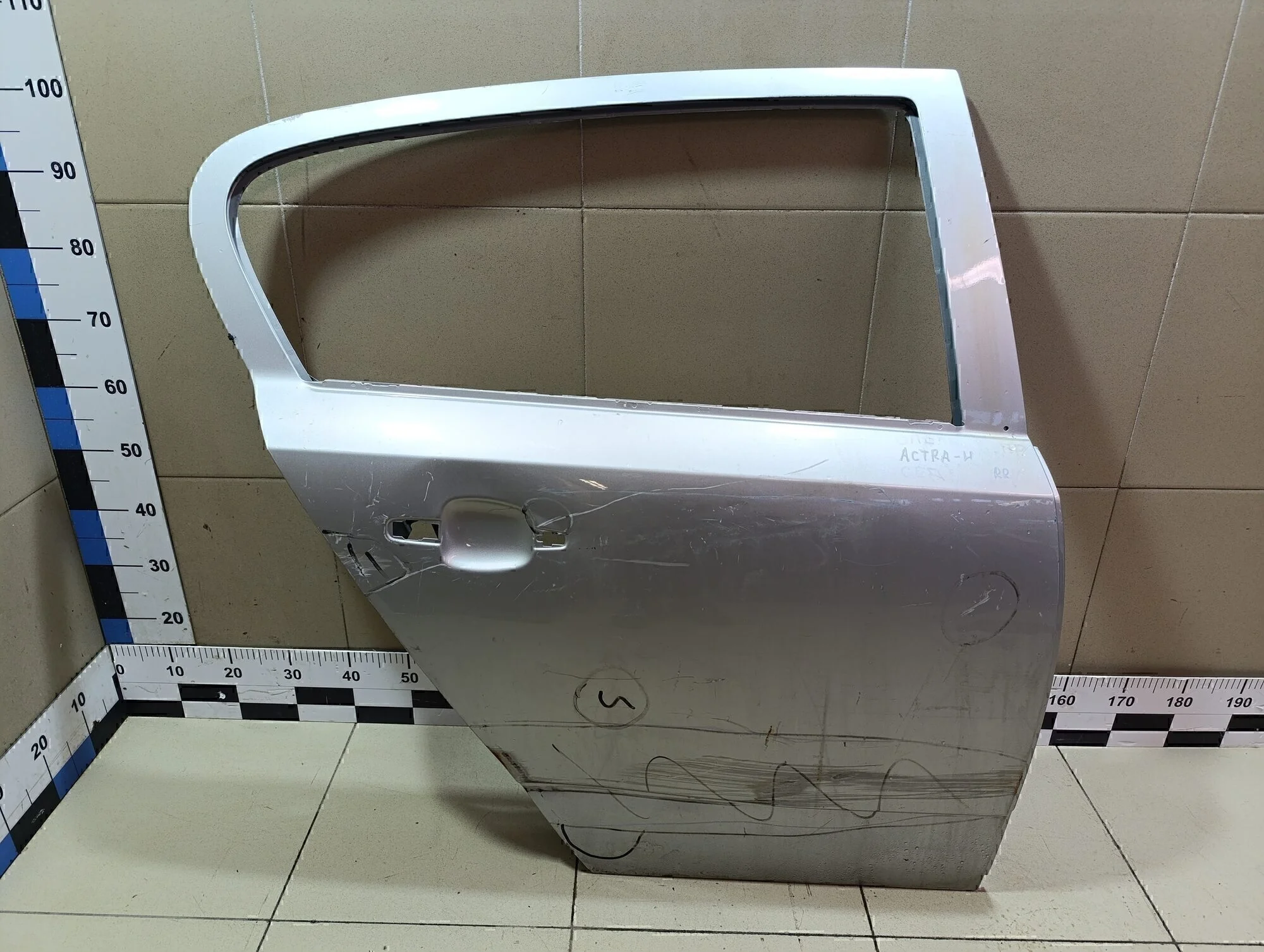 Дверь задняя правая Astra H / Family 2004-2015