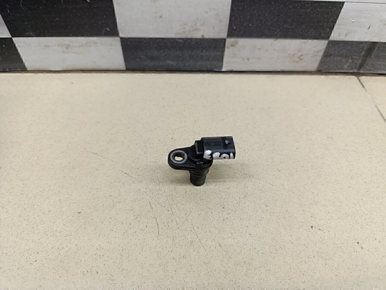 Датчик положения распредвала Tiguan 2007-2011