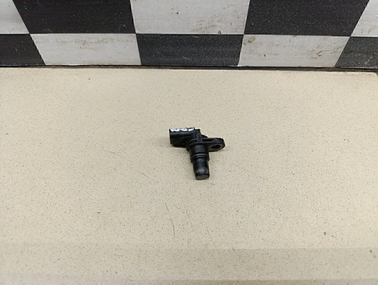 Датчик положения распредвала Tiguan 2007-2011