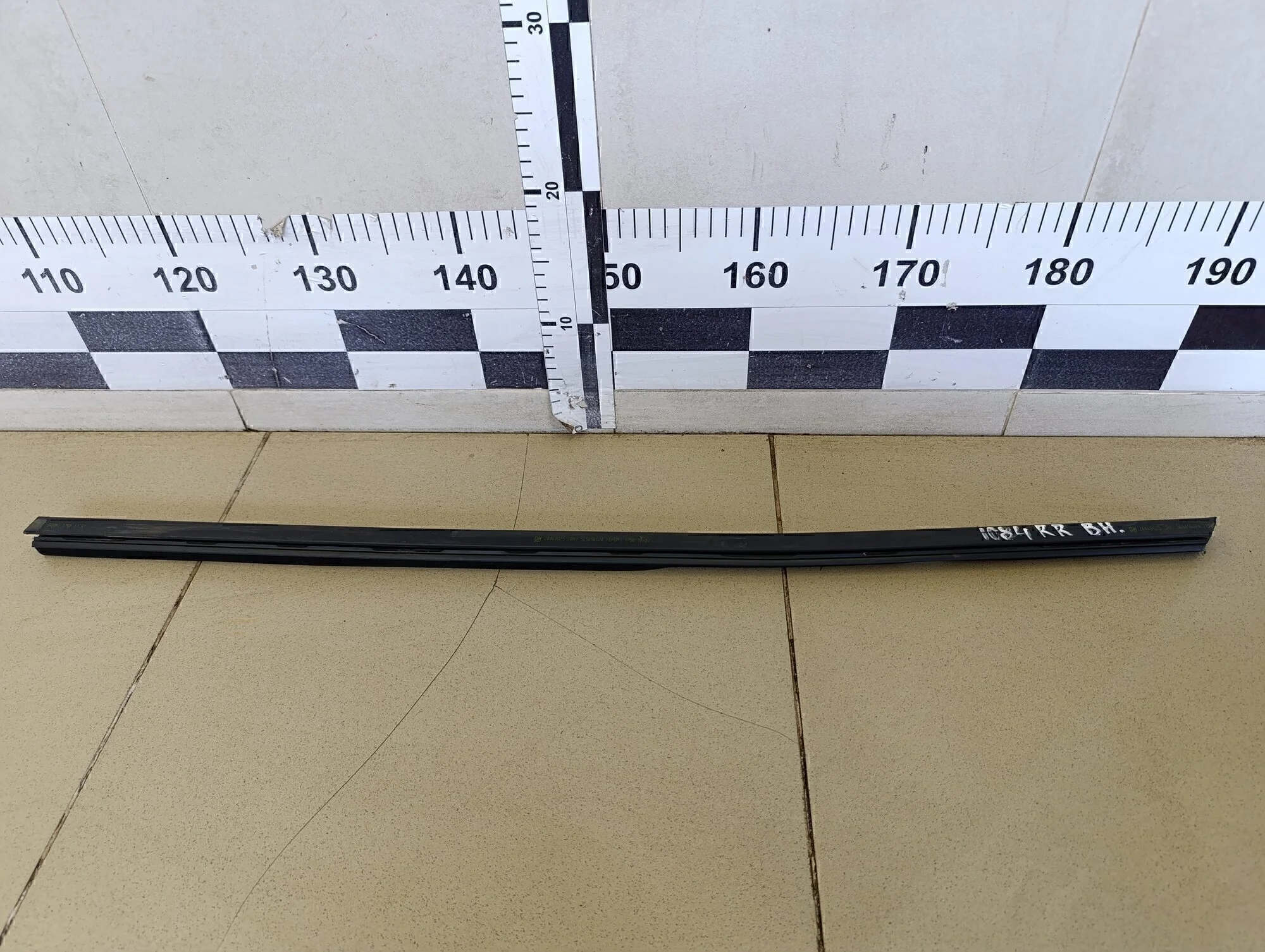 Уплотнитель стекла двери Astra H / Family 2004-2015