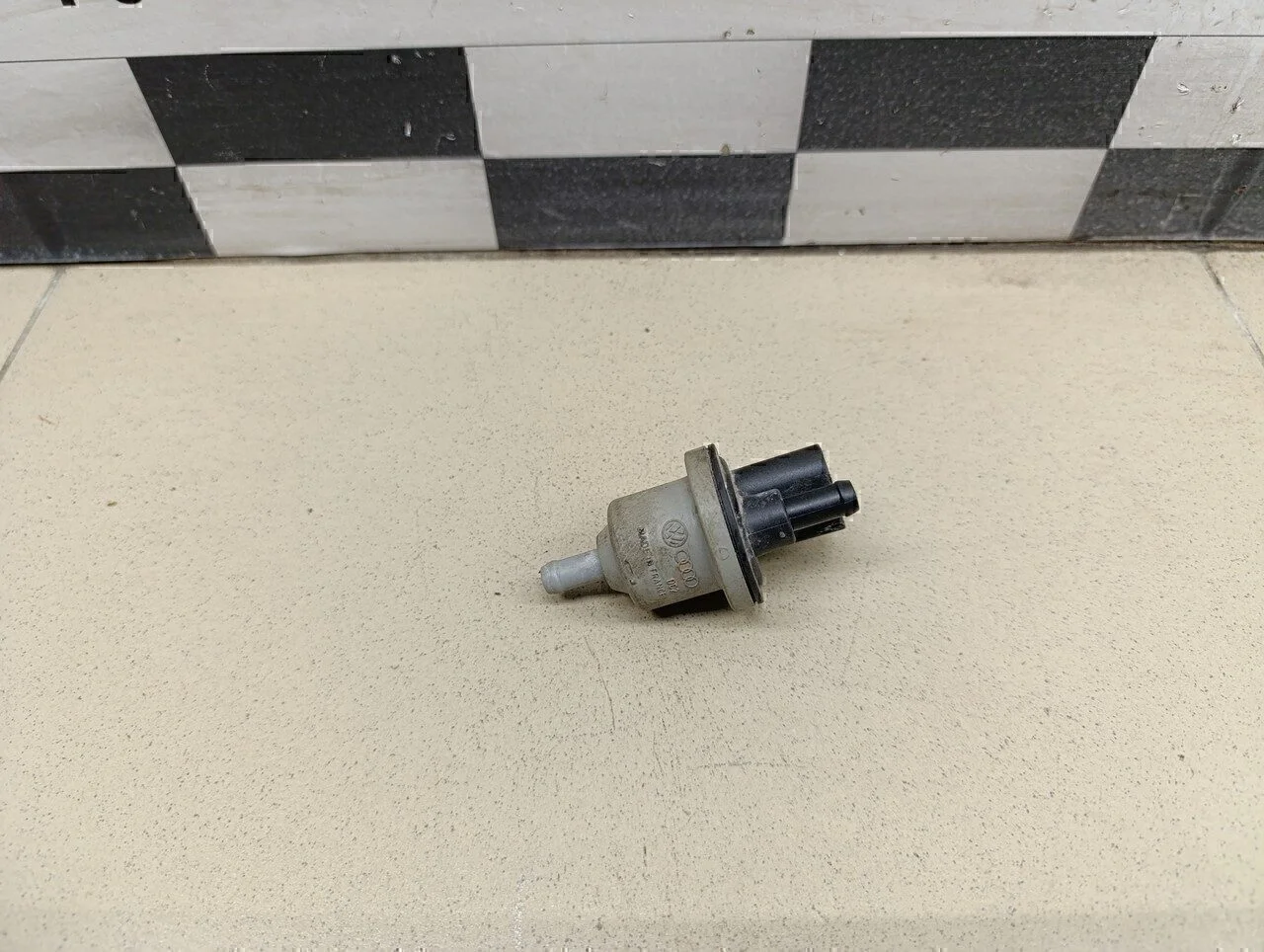 Клапан вентиляции топливного бака A4 [B5] 1994-2000