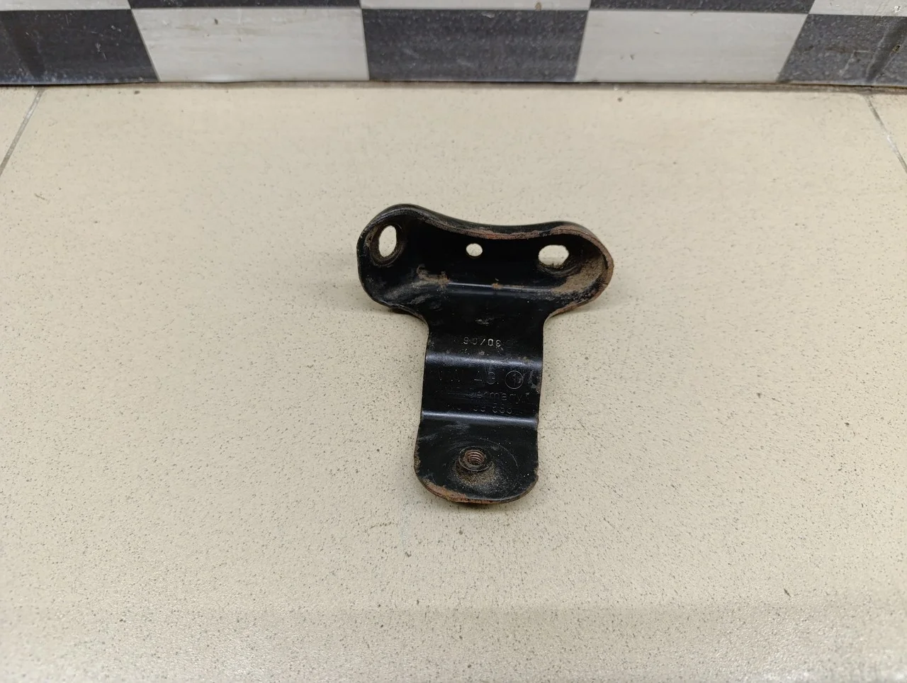 Кронштейн двигателя правый Passat [B6] 2005-2010