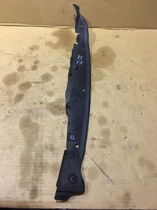 Пыльник крыла правый TOYOTA Land Cruiser 2015 5382760020 URJ200 1VD-FTV 4.5, передний правый