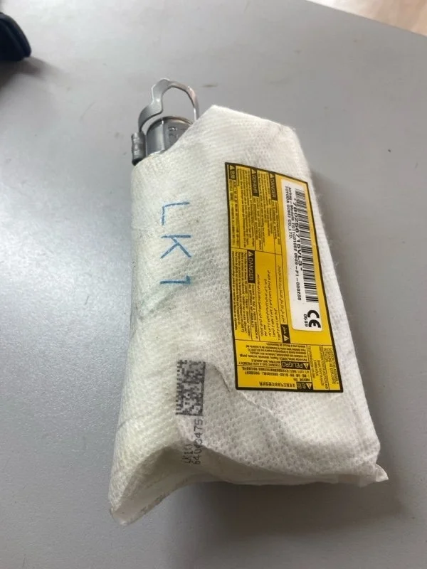 Подушка безопасности в сиденье Toyota Land Cruiser 2015 7392060020 URJ200 1VD-FTV 4.5, левая