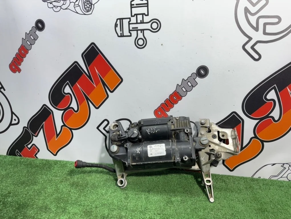 Компрессор пневмоподвески Volkswagen Touareg 7L0616006D 7L