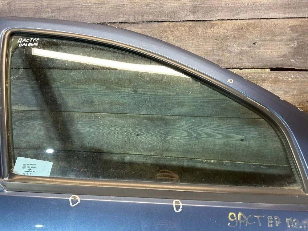 Стекло двери передней правой Renault Duster I