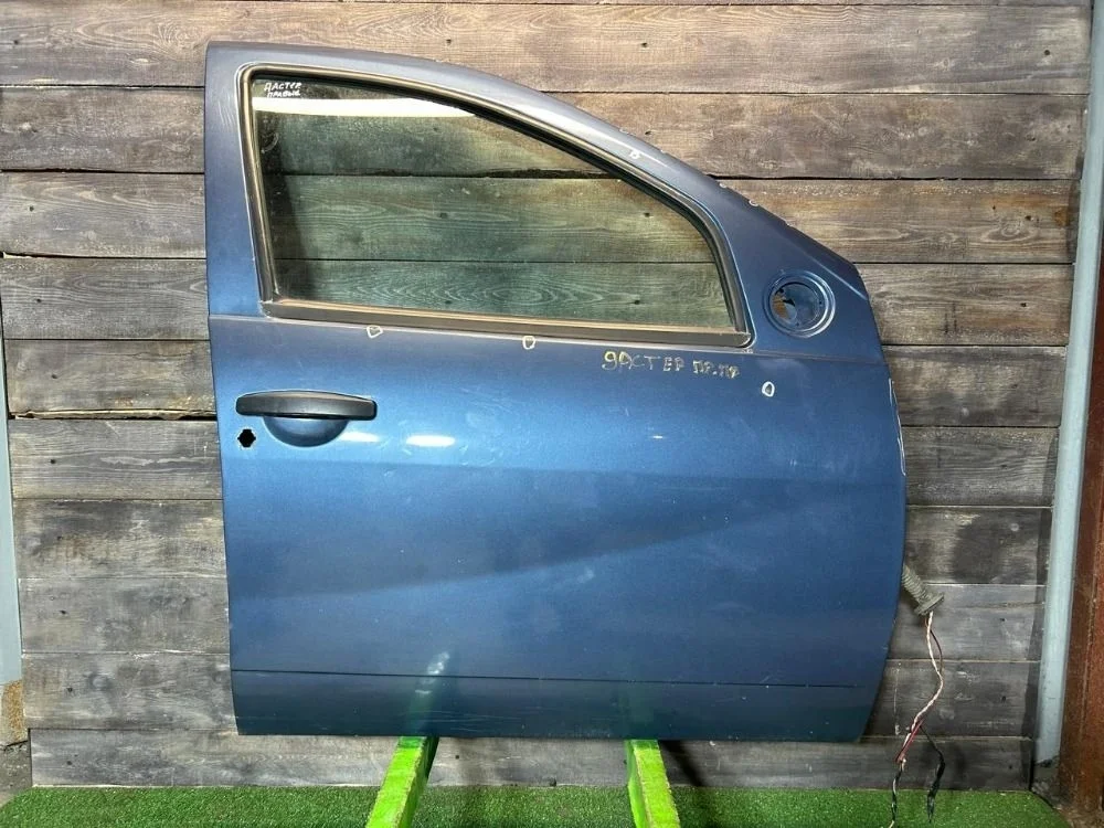 Дверь передняя правая  Renault Duster 1