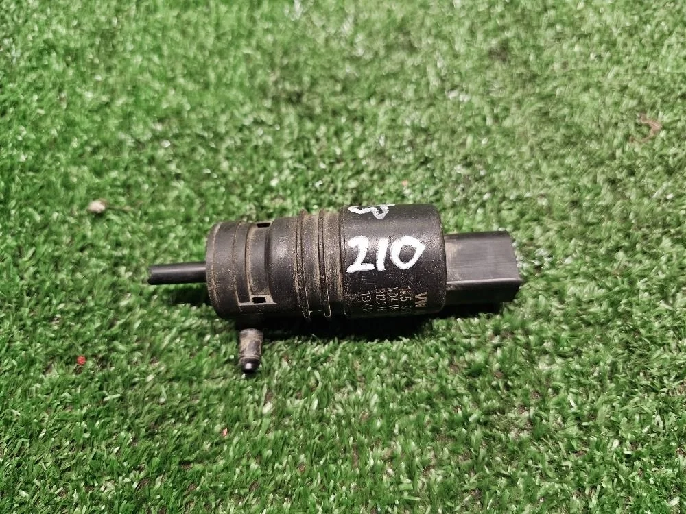 Насос омывателя Volkswagen Passat B5+