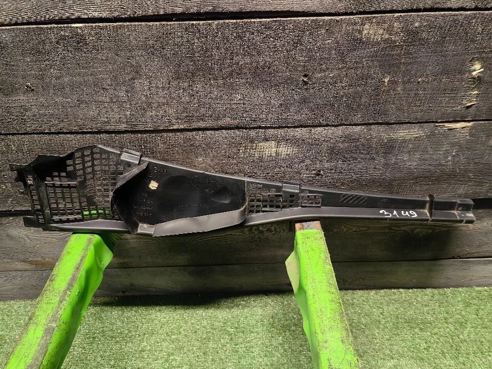 Жабо (накладка дворников) Renault Logan левая