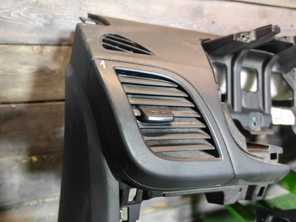 Дефлектор воздушный левый Hyundai Solaris