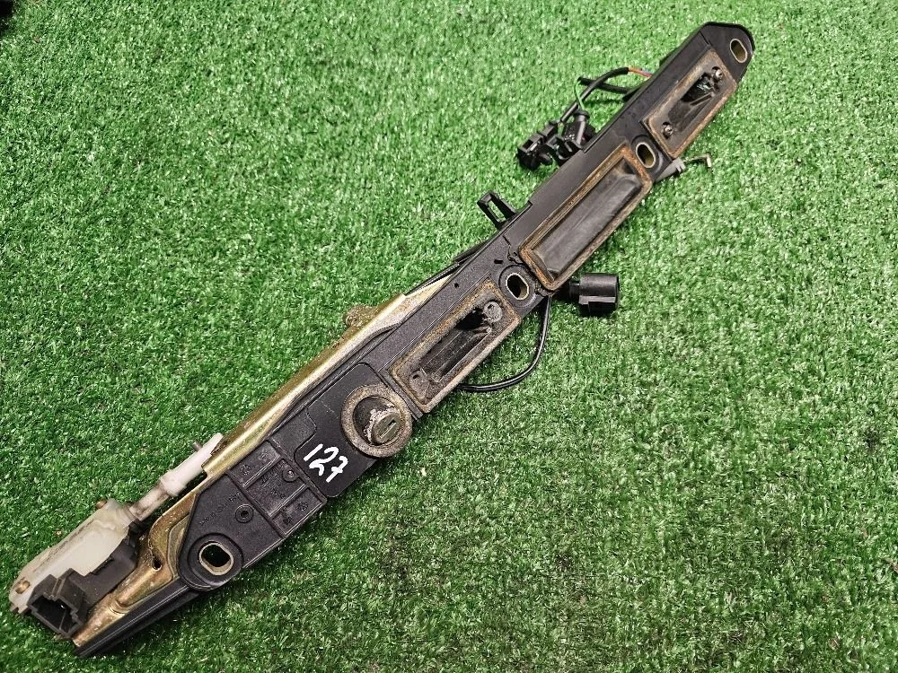 Ручка открывания багажника Volkswagen Passat B5