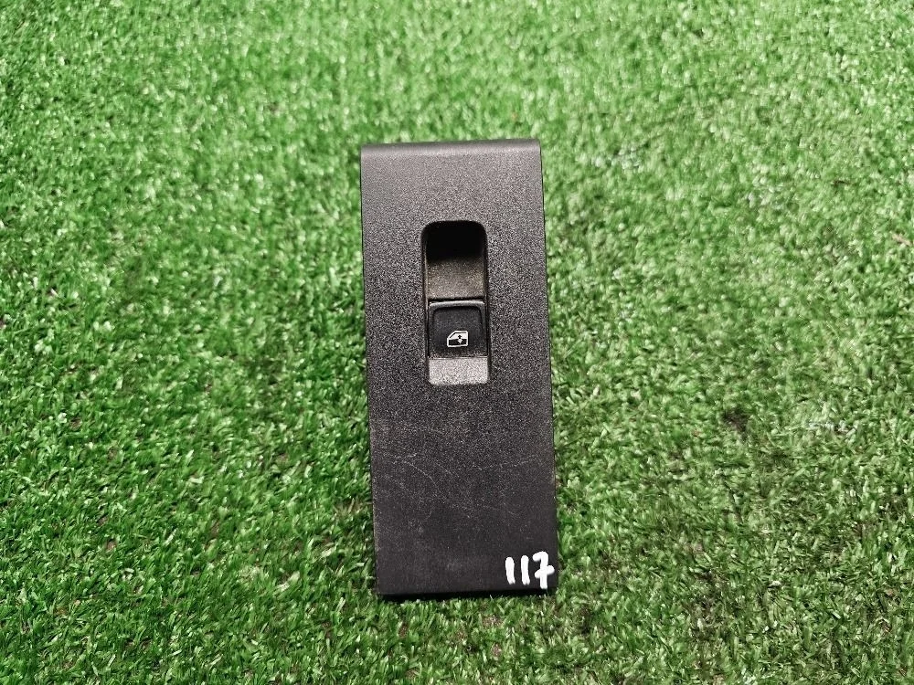 Кнопка стеклоподъемника Skoda Rapid