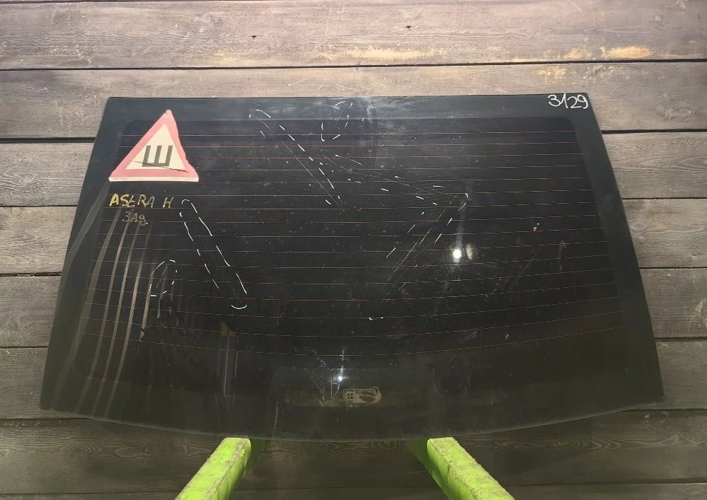 Стекло заднее Opel Astra H