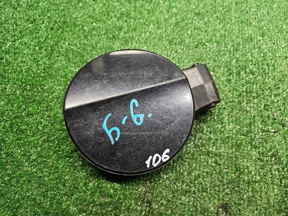 VW Passat (B6) VI лючок бензобака