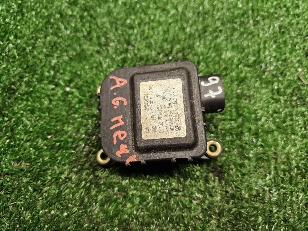 Моторчик заслонки печки Audi A6 C5