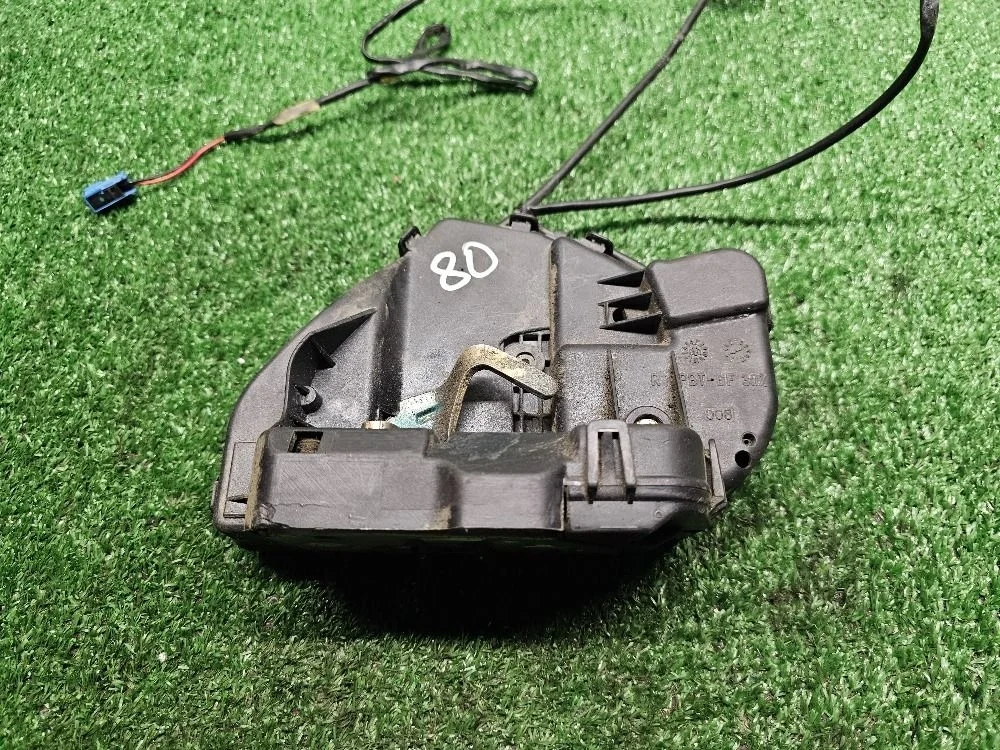 Замок двери задней правой Mercedes-Benz W203