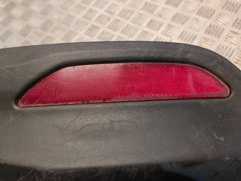 Катафот заднего бампера правый Kia Rio 3