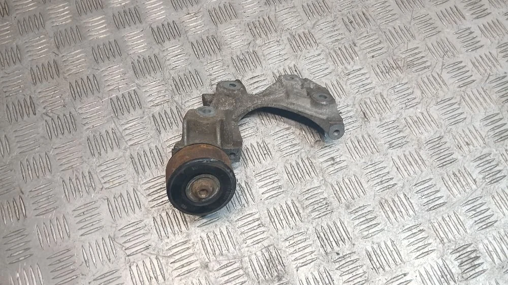 Кронштейн генератора Nissan Note E11 1.6