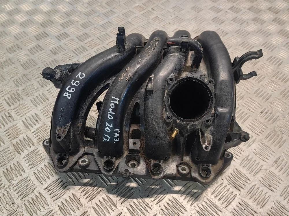 Коллектор впускной Volkswagen Polo V