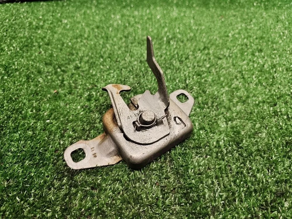 Замок капота Renault Logan I