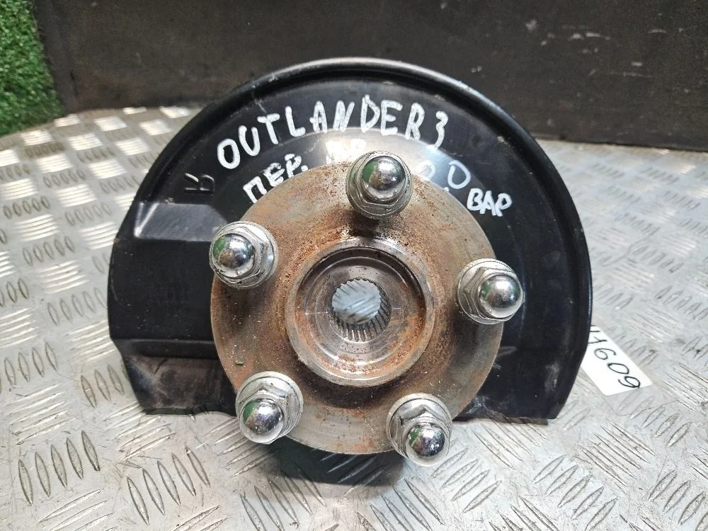 Кулак передний правый на Outlander 3 2022г