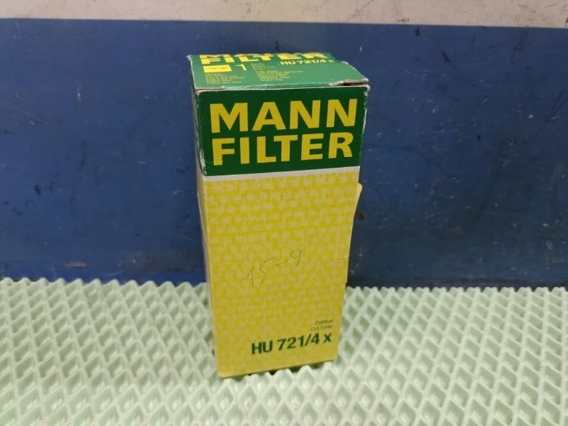 Фильтр масляный Bmw 3 2010 HU7214X E91 3.0D M57D30