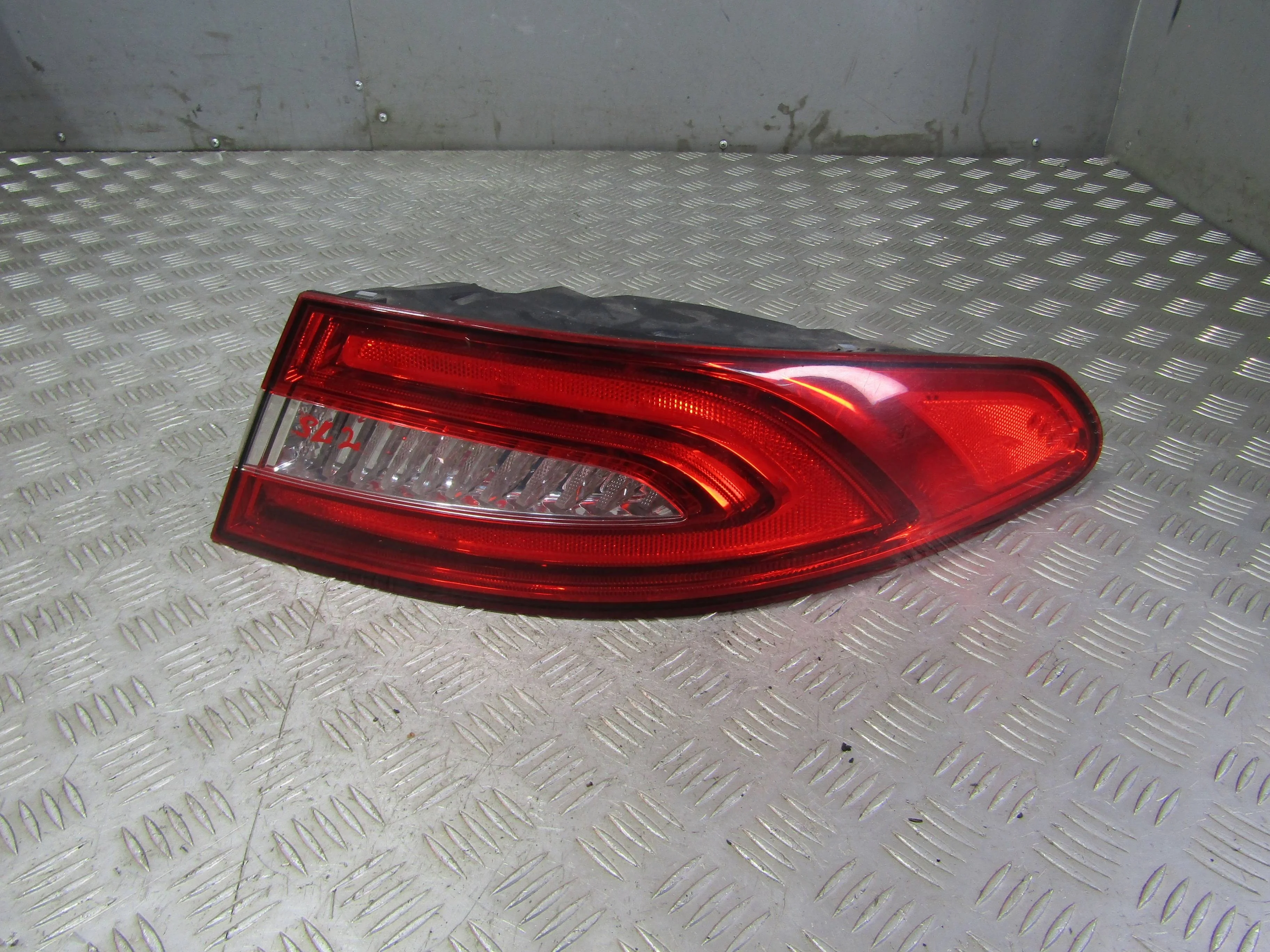 Фонарь внешний правый JAGUAR XF I рестайлинг (201