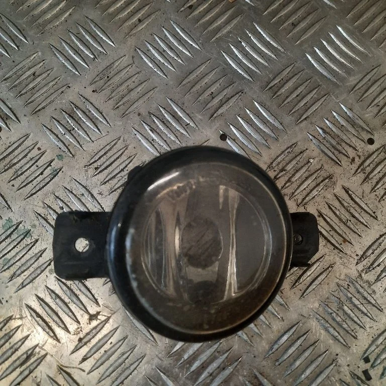 Фара противотуманная левая Renault Clio 2004