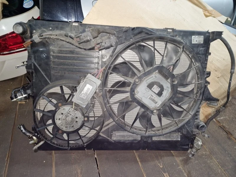 Диффузор вентилятора сборе вентиляторами Porsche Cayenne 2006 955