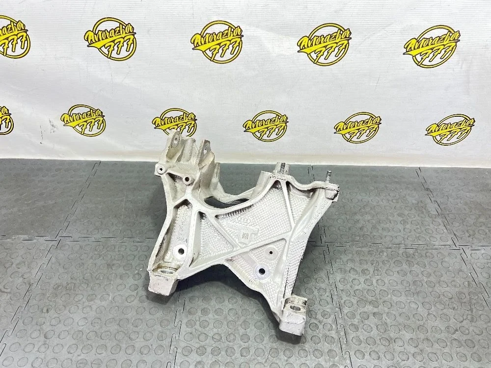 Кронштейн подрамника Audi A4 B9 (2015—2020)